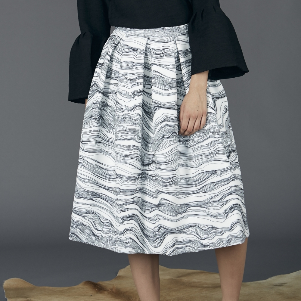 ETHICAL NWT Milk & Thistle Drifter Skirt Fine Line Print